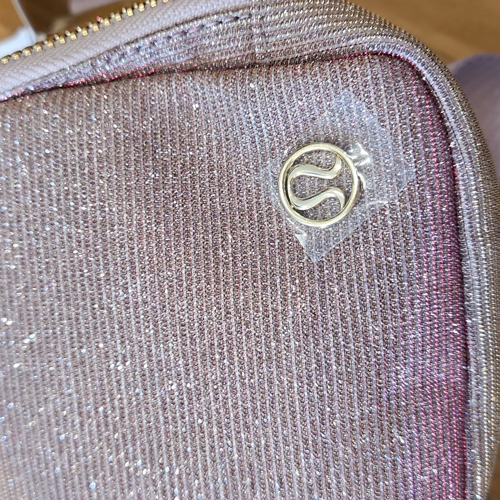 Lululemon Everywhere Belt Bag *glitter - Picture 3 of 3